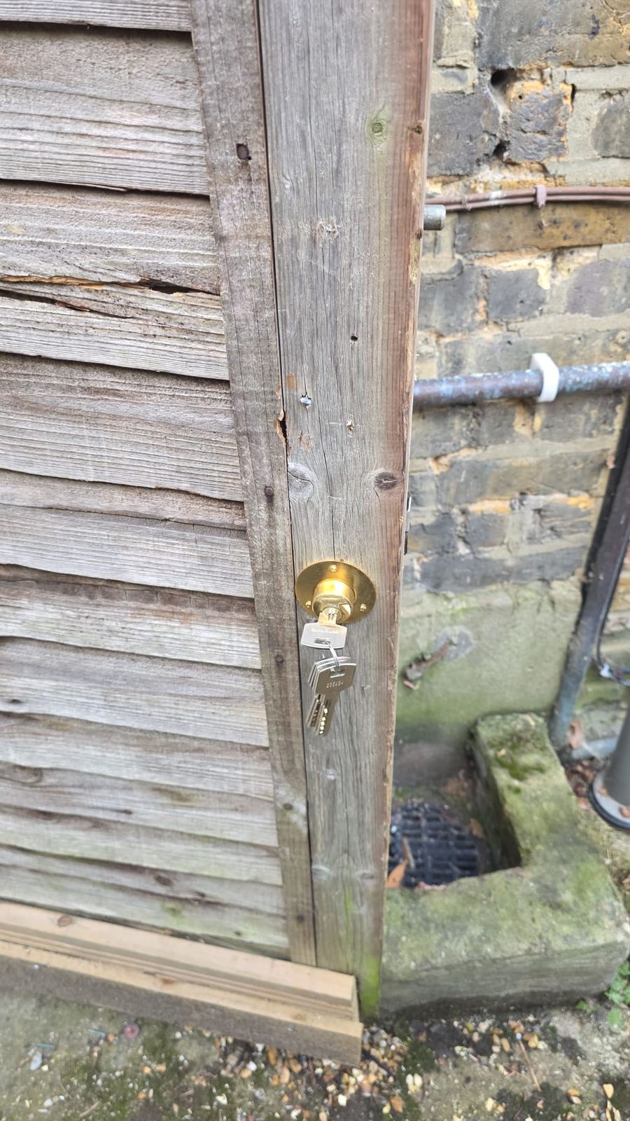 Gatemaster lock cylinder installed on wooden side gate by LT Lockworks London